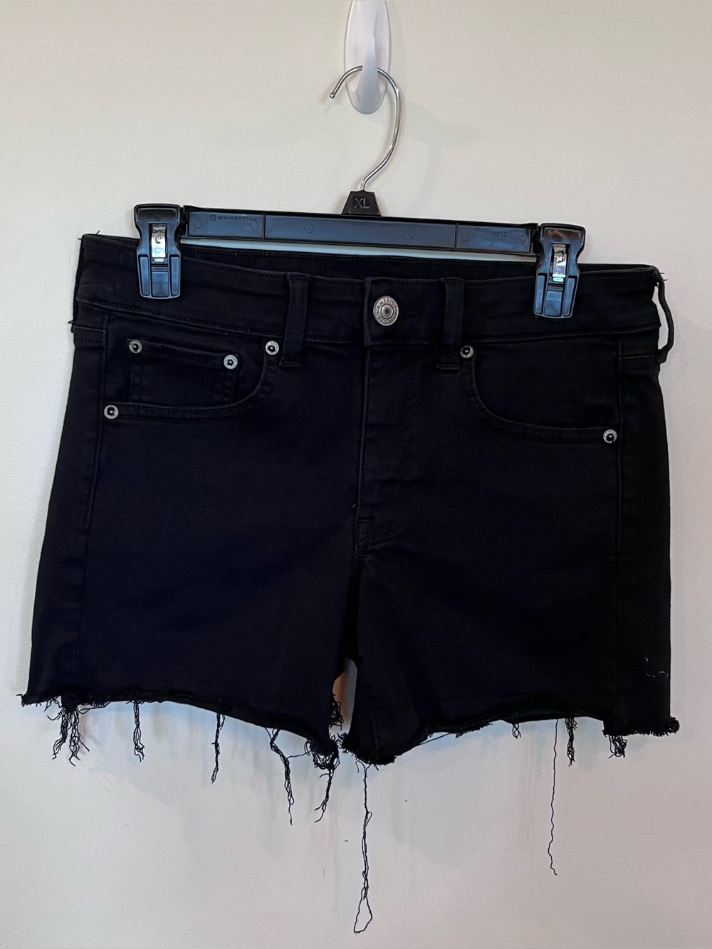 American Eagle Next Level Stretch Black Denim Shorts Midi Womens Size 8 Raw Hem